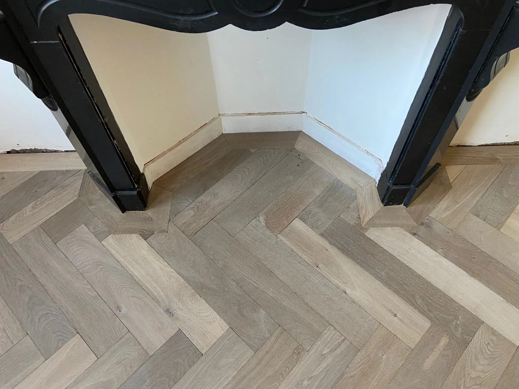 Eiken visgraat vloer gerookt (11/2021) Neerlandia Houten Vloeren