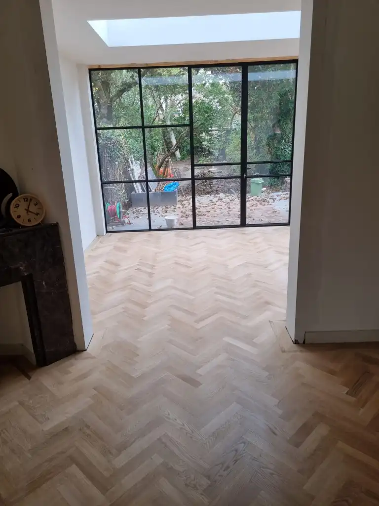 Eiken visgraat vloer zonder noesten (10/2021) Neerlandia Houten Vloeren