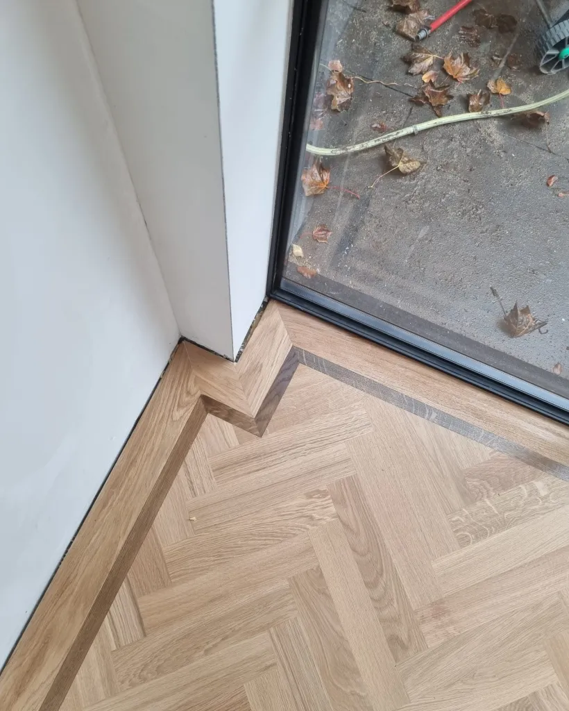 Eiken visgraat vloer zonder noesten (10/2021) Neerlandia Houten Vloeren